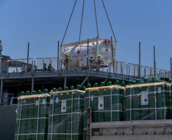 البحرين ترسل معدات طبية وأكسجين لباكستان