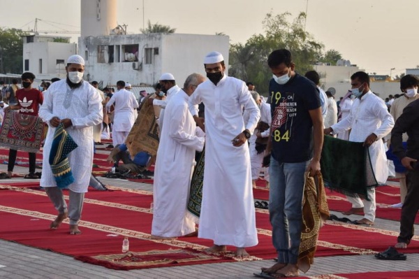 بالصور.. أول صلاة عيد في البحرين منذ انتشار الجائحة