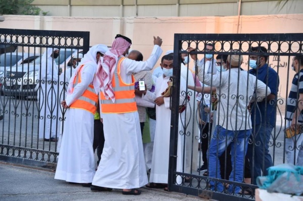 بالصور.. أول صلاة عيد في البحرين منذ انتشار الجائحة