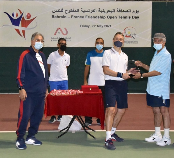 إشادة كبيرة بيوم الصداقة البحرينية الفرنسية بنادي البحرين للتنس والاتفاق على إقامة هذه الفعالية سنويا