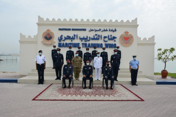 نائب قائد خفر السواحل يفتتح "دورة ضباط السطح الرابعة " بمشاركة 14 ضابطاً