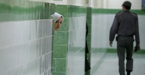 الرهائن الأجانب في إيران.. ورقة مساومة لابتزاز الغرب