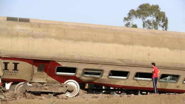 مصر..إصابات جراء اصطدام جرار بقطار