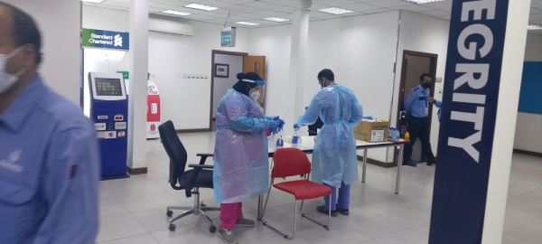 نقابة "تطوير للبترول" تنظم فحصا عشوائيا لـ"كورونا"