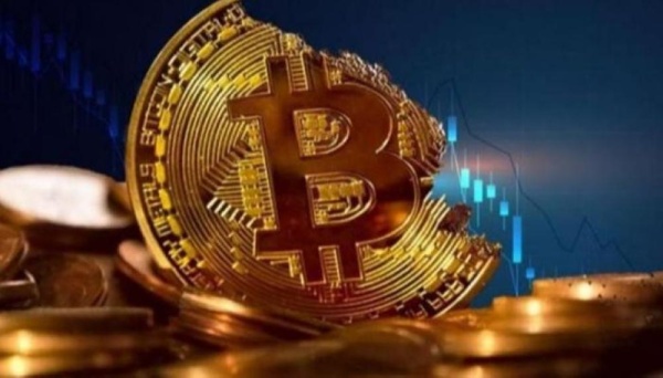 انهيار بيتكوين.. العملة المشفرة تخسر 2500 دولار في 24 ساعة