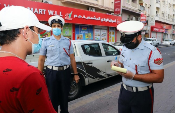 بالصور.. 93511 مخالفة عدم لبس الكمامة في البحرين