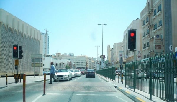 "الأشغال والبلديات" توفر خدمات "الطرق والمباني والمرافق العامة" لفئة "ذوو العزيمة"