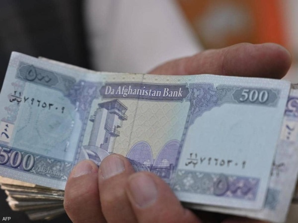 أفغانستان تغرق في الفقر.. موظفون بلا رواتب وأموال مجمدة