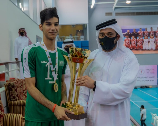 خالد بن حمد يتوّج المنتخب السعودي بطلا للنسخة السادسة للبطولة الخليجية للكرة الطائرة