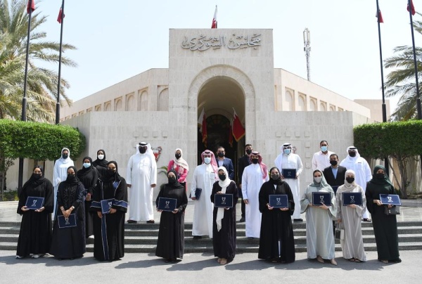 "أمانة الشورى" تكرم الطلبة الجامعيين المتدربين بالمجلس