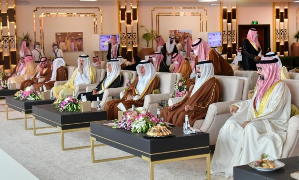 محمد بن سلمان يشيد بالمنافسة القوية بمهرجان الهجن بالطائف