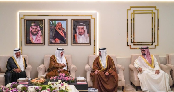 محمد بن سلمان يشيد بالمنافسة القوية بمهرجان الهجن بالطائف