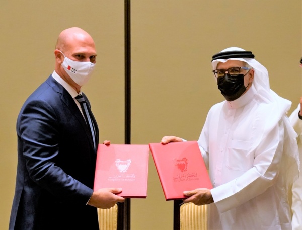 وزير الخارجية ونظيره الإسرائيلي يوقعان عددًا من مذكرات التفاهم