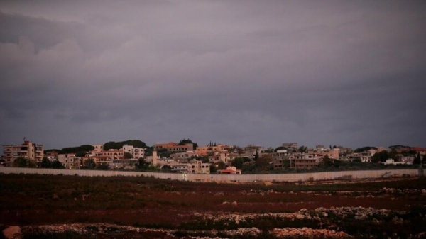 الجيش الإسرائيلي يأمر سكان مناطق حدودية مع لبنان بالبقاء في المنازل إثر حادث أمني