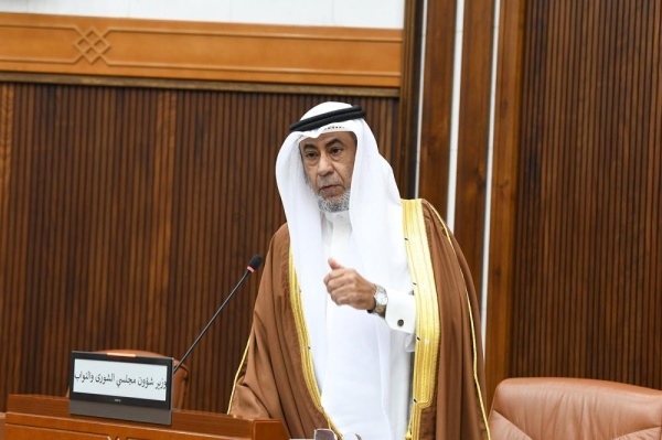 الصالح يوجه "عتب محبة" بسبب غياب "الصناعة"