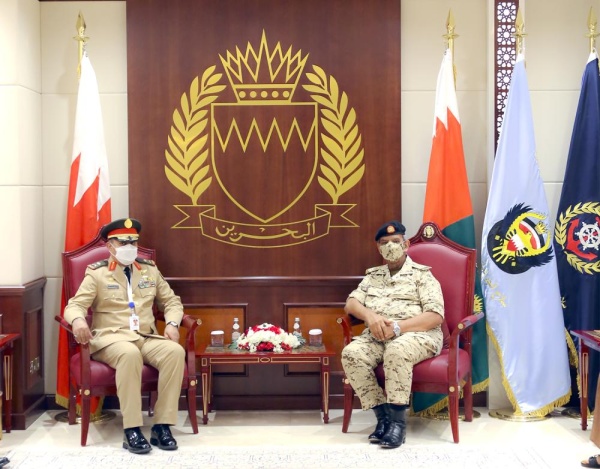 القائد العام لقوة دفاع البحرين يستقبل أمين عام التحالف الإسلامي العسكري لمحاربة الإرهاب