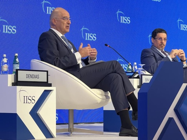 بن عوض: دحر مؤمرات إيران باليمن يفشل خططها بالمنطقة