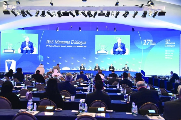 بن عوض: دحر مؤمرات إيران باليمن يفشل خططها بالمنطقة