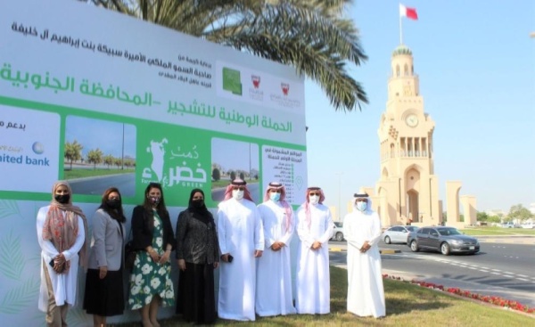 تشجير شارعي الرفاع و16 ديسمبر بدعم من البنك الأهلي المتحد والمدرسة الأمريكية