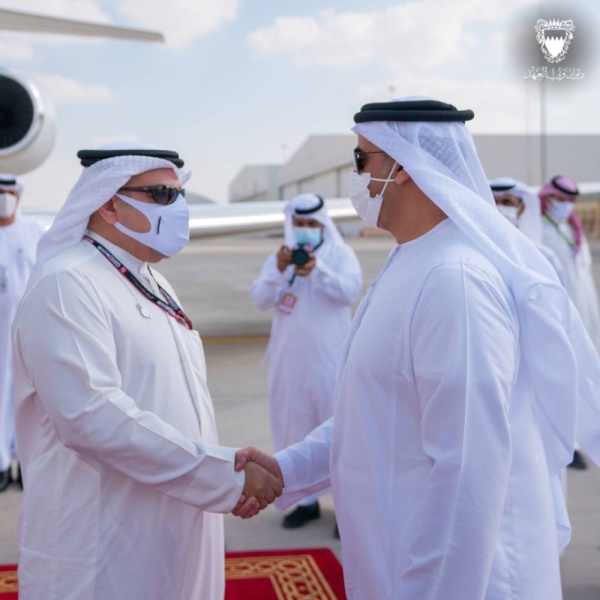 ولي العهد رئيس الوزراء يصل أبوظبي لحضور سباق الـ "فورملا وان"