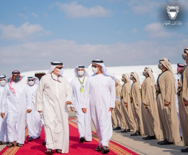 ولي العهد رئيس الوزراء يصل أبوظبي لحضور سباق الـ "فورملا وان"