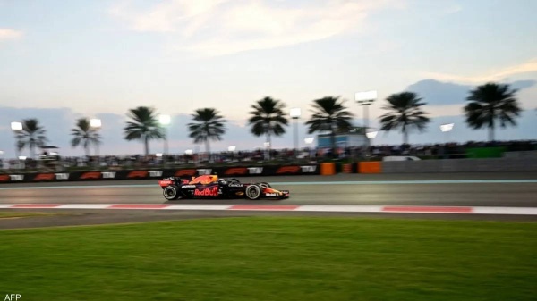 جنون ودراما ودموع.. فيرستابن يحرز لقب فورمولا 1 أبوظبي