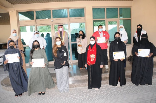 وزير التربية يكرم عدد من المعلمين أصحاب المشاريع والمبادرات المدرسية المميزة