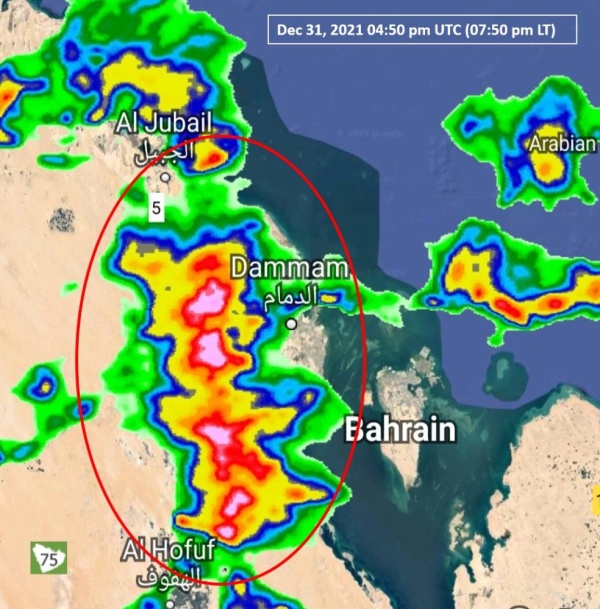 الأرصاد: رصد خلايا رعدية باتجاه المملكة مع استمرار فرص تكونها الليلة