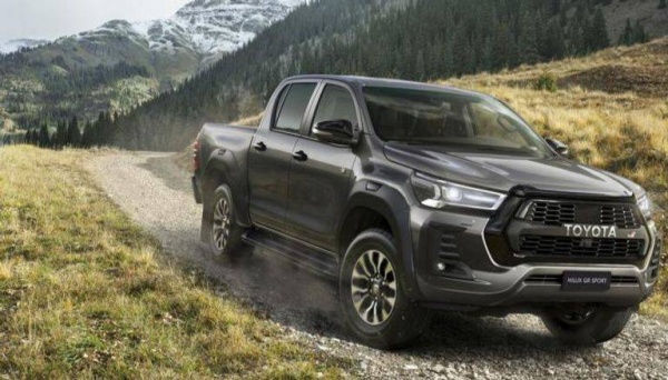 تويوتا تطلق وحشا استثنائيا.. نسخة رياضية من البيك آب Hilux