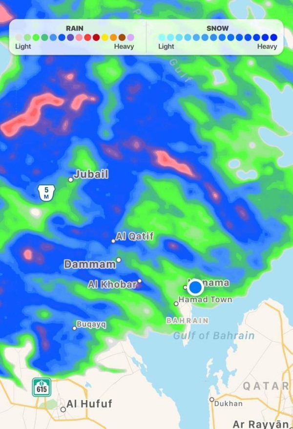 دخول الغيوم الممطرة اجواء البحرين وتوقع امطار خفيفة الى متوسطة خلال الدقايق القادمة