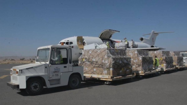 وزير يمني يكشف بالأرقام عمليات نهب الحوثي للمساعدات