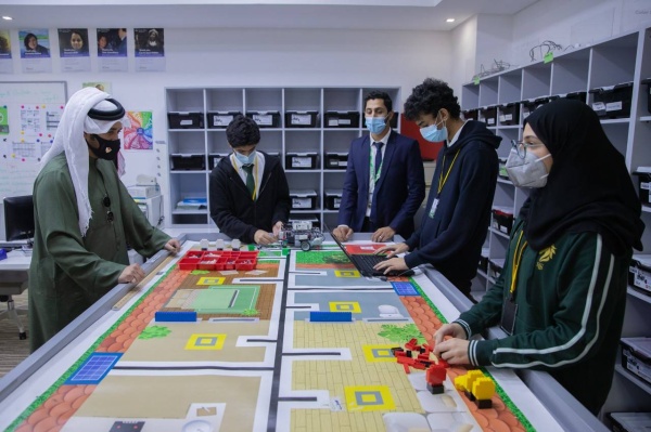 خالد بن حمد: مكتبة "العلم" منصة مهمة تدفع طلاب العلم لاكتساب المزيد من المعرفة