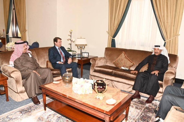 بن هندي يستقبل رئيس الرابطة العربية لرواد التنس لبحث توأمة التنس البحريني العراقي