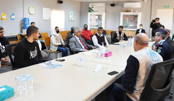 وفد &laquo;الملكية&raquo; يتفقد توزيع المساعدات البحرينية ومجمع البحرين العلمي في مخيم الزعتري