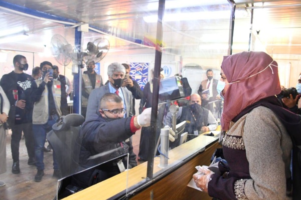 وفد &laquo;الملكية&raquo; يتفقد توزيع المساعدات البحرينية ومجمع البحرين العلمي في مخيم الزعتري