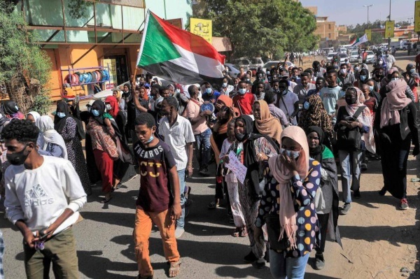 السودان.. إطلاق غاز مسيل للدموع على متظاهرين قرب القصر الرئاسي