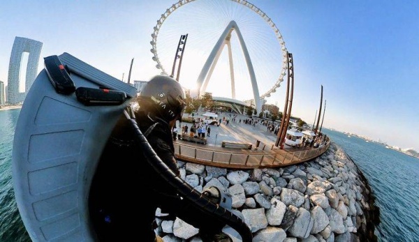 بالصور.. دعوات "طائرة" لزوار أجمل مبنى في العالم