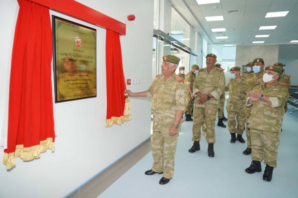 رئيس الحرس الوطني يفتتح مبنى العيادات الخارجية بالحرس الوطني