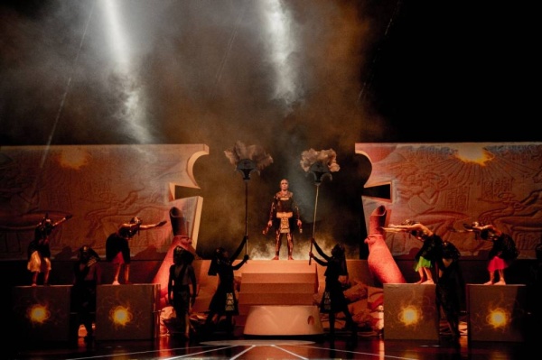 على خشبة مسرح البحرين.. مهرجان ربيع الثقافة ينطلق عبر عرض "إخناتون.. غبار النور"