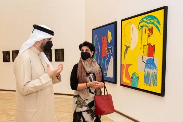 "مذكرات مرئية" للفنان راشد أحمد العريفي يفتح أبوابه في مركز الفنون