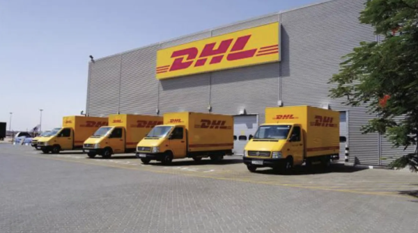 شركة DHL تعلق عمليات التسليم إلى روسيا وبيلاروسيا