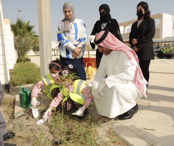 أمانة العاصمة تقيم اسبوع الشجرة في مدرسة بيت الحكمة