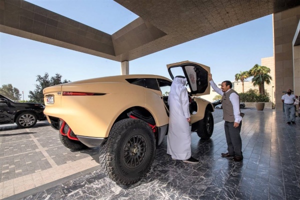سيارة &laquo;هانتر&raquo; تلفت الأنظار في البحرين