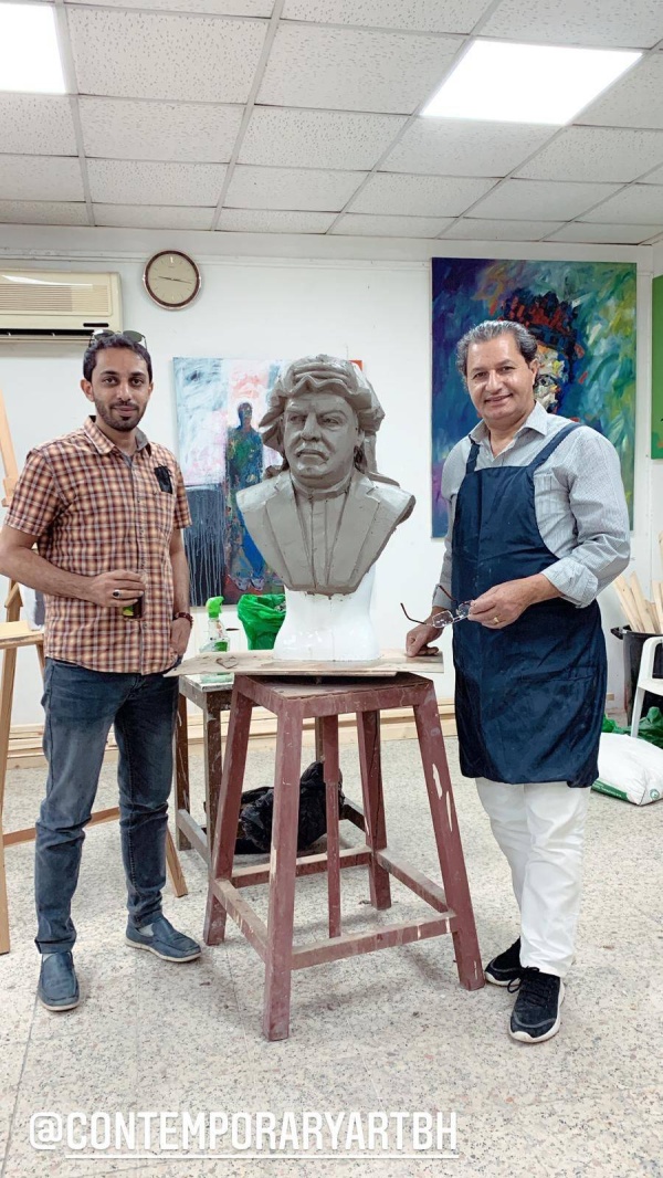 الفن المعاصر تستضيف بروفيسور النحت العالمي أسامة السروي.