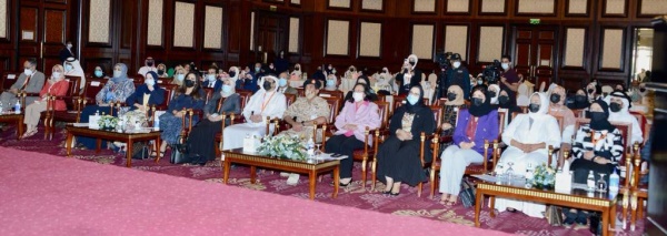 افتتاح أعمال منتدى مكافحة السمنة في مملكة البحرين وتدشين المبادئ التوجيهية لعلاج السمنة وزيادة الوزن لدى الأطفال والمراهقين والبالغين