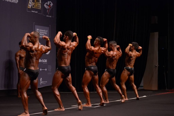 اقبال واسع وحماس جماهيري كبير بأولى نسخ بطولة خالد بن حمد لكمال الأجسام