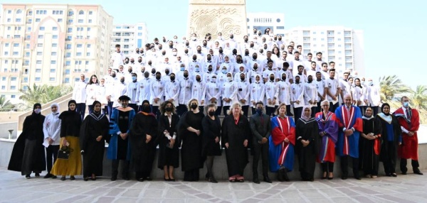 جامعة البحرين الطبية تحتفل بإنتقال 302 طالب إلى مرحلة التدريب الإكلينيكي