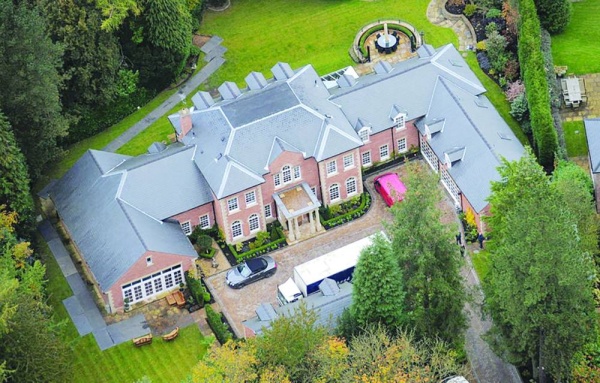 كريستيانو رونالدو.. من تناول بقايا الطعام إلى قائمة الأثرياء