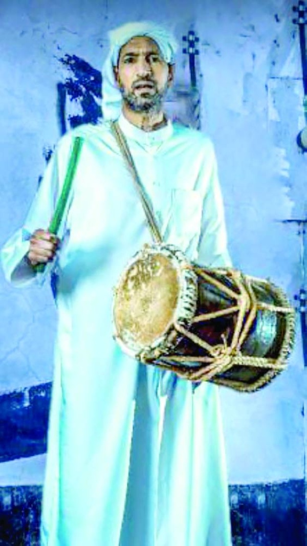 المسحّر السماك &laquo;الوطن&raquo;: سعر الطبل 240 ديناراً وأعمل متطوعاً منذ 31 عاماً