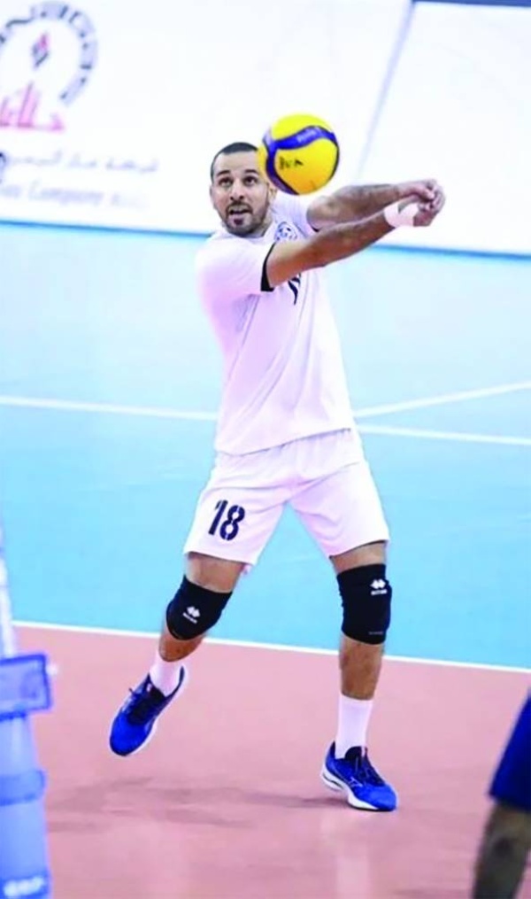 عودة "هرونة" و"مرهون" لطائرة الأحمر.. واستبعاد "حبيب" و"خير الله"